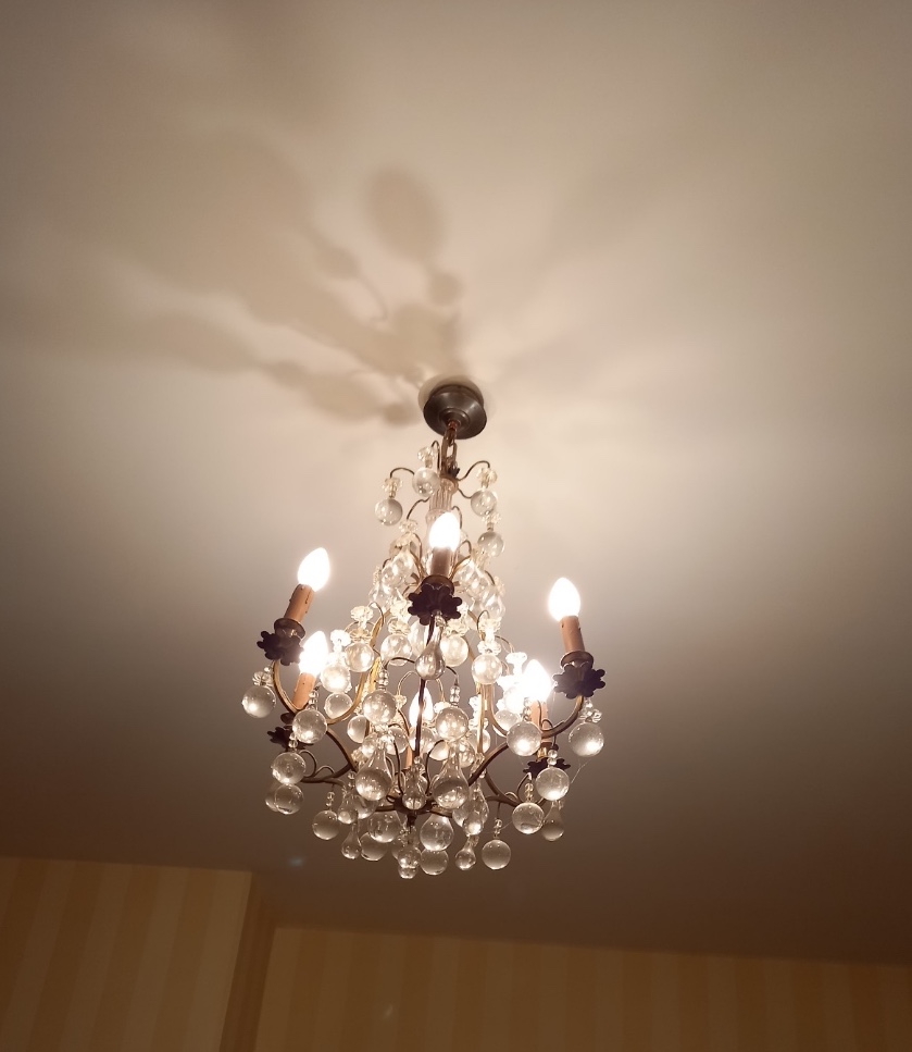 Lustre ancien à pampilles en verre soufflé (vers 1950) Dimensions : H. 100 cm – Ø 50 cm-photo-3