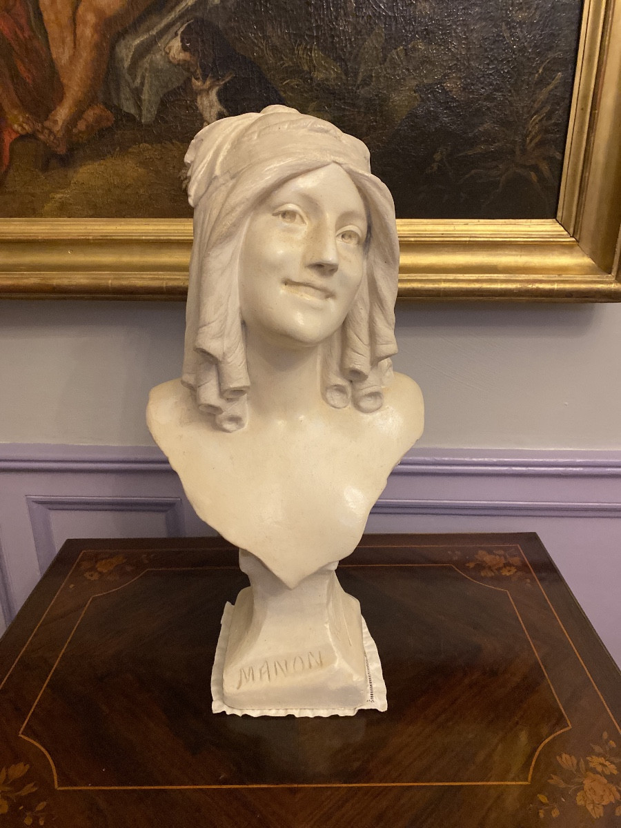 GEORGES TRINQUE (1844-1930) Buste féminin en terre cuite  60 cm