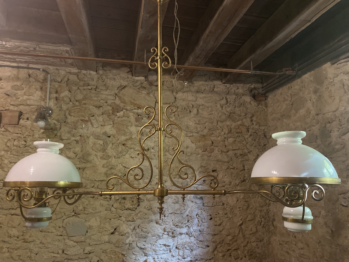 Lustre de billard ancien en laiton et opalines – fin XIXᵉ siècle