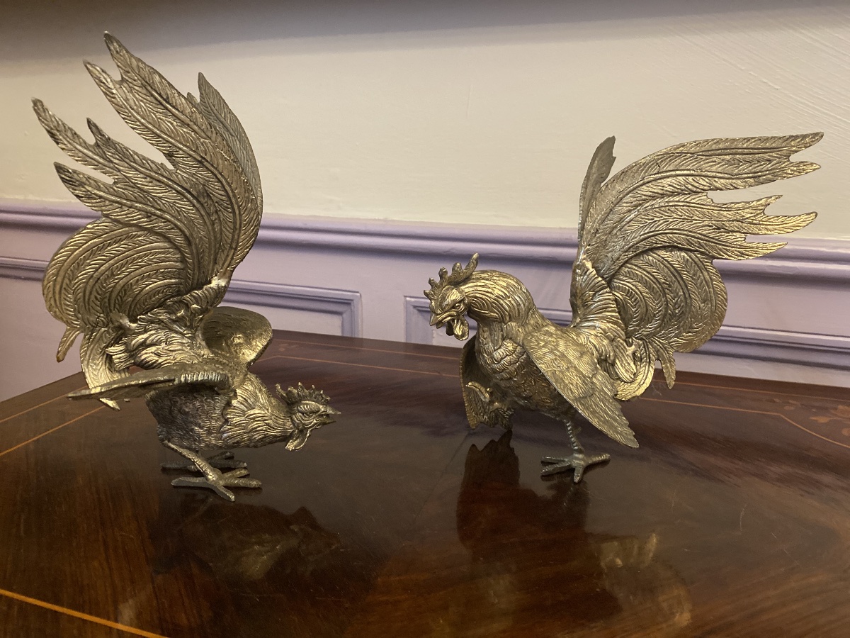Le Combat des Coqs – Paire de sculptures en bronze argenté