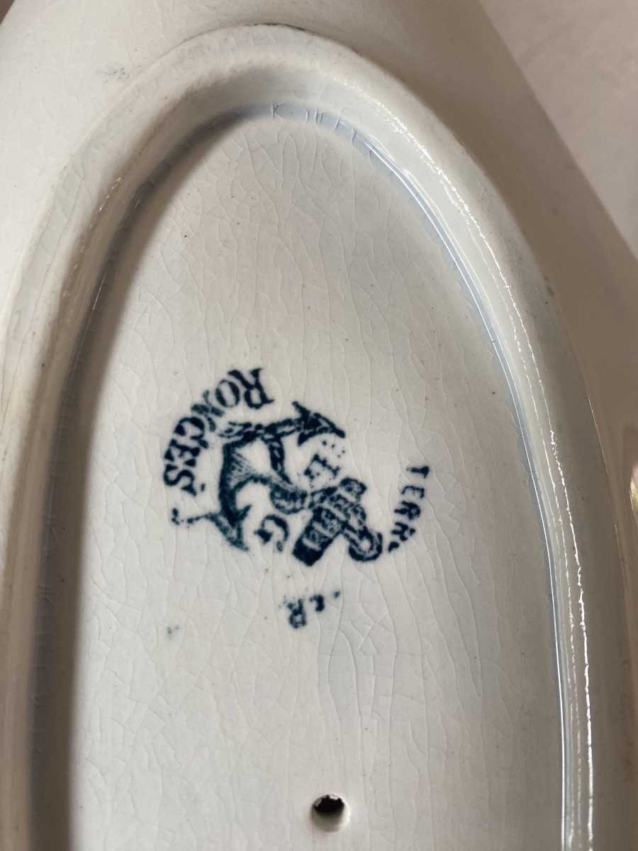 Suite de cinq pièces de service en faïence Terre de Fer L.G., décor floral bleu, fin XIXe siècl-photo-5
