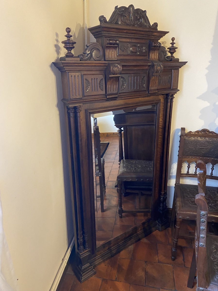  Ensemble de salle à manger Henri II en noyer, fin du XIXᵉ siècle