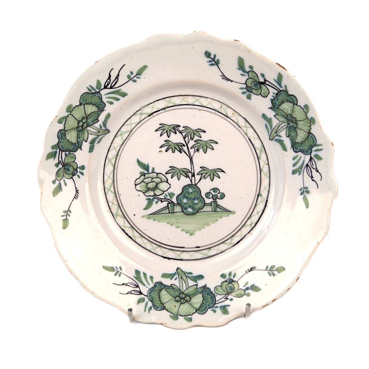 Assiette en faïence de Saint-Amand - époque XVIIIe siècle