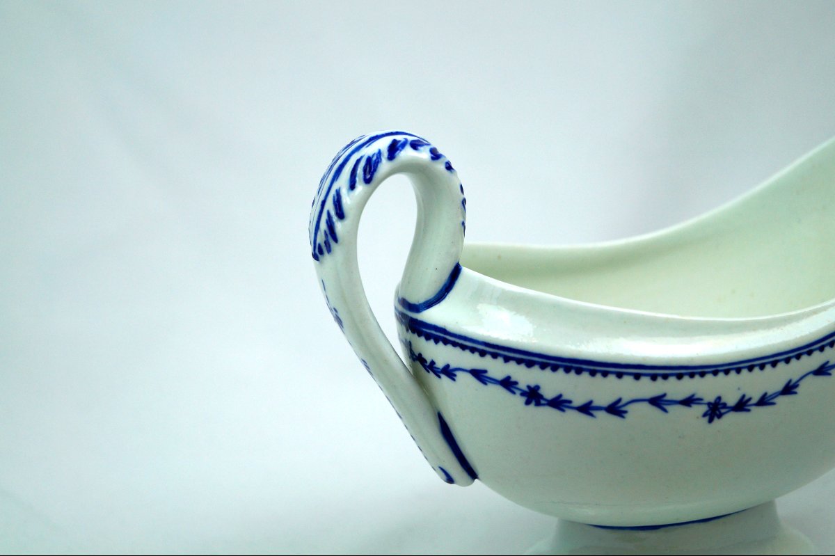 Tournai Porcelain Sauceboat - 19th Century-photo-3
