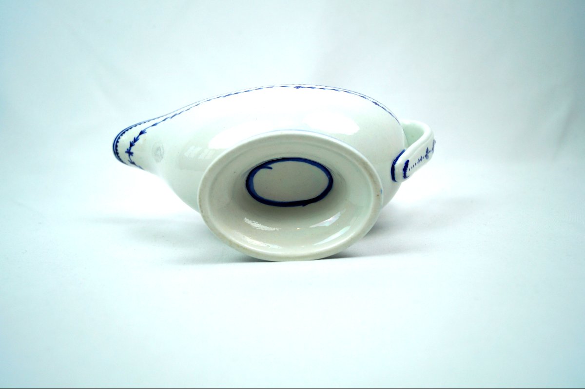 Tournai Porcelain Sauceboat - 19th Century-photo-1