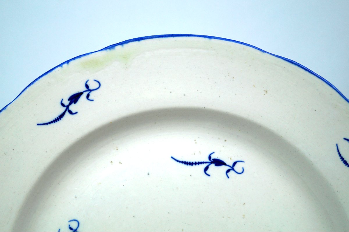 Round Chantilly Porcelain Dish - 18th Century-photo-3