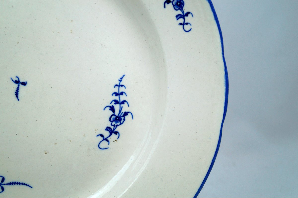 Round Chantilly Porcelain Dish - 18th Century-photo-4