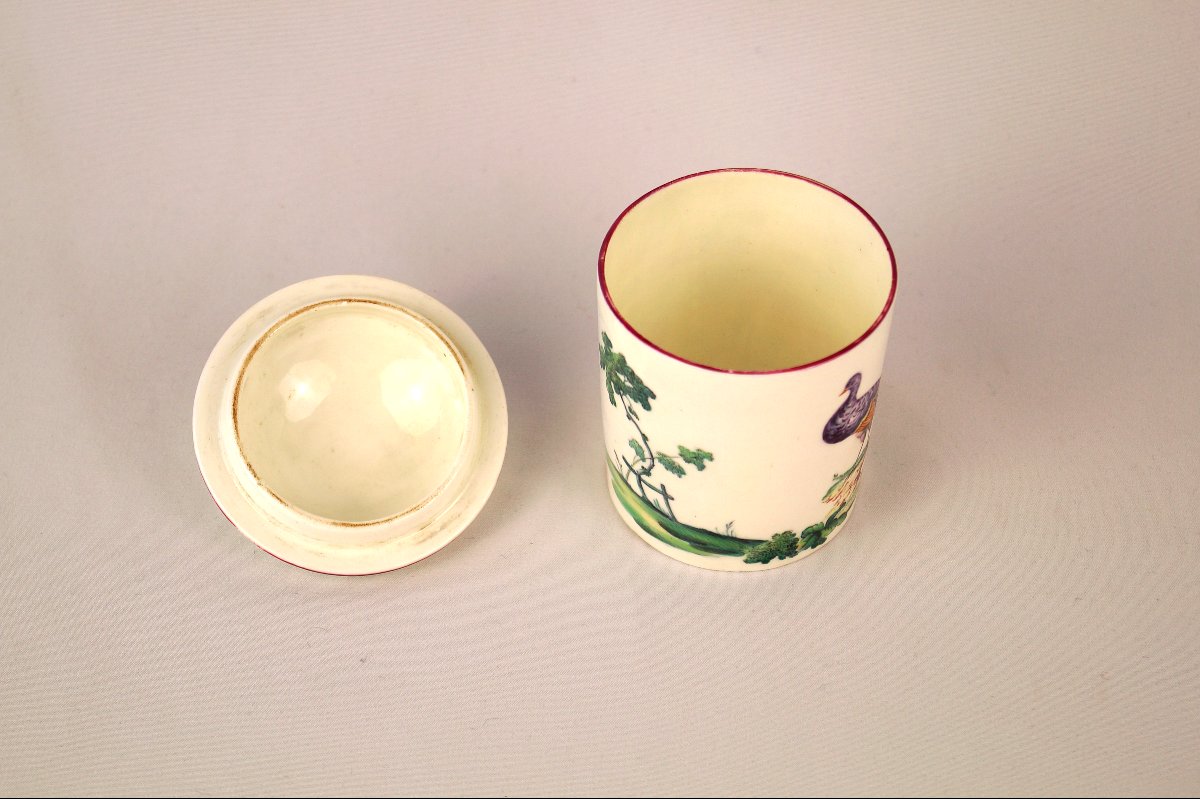 Pot à fard en porcelaine de Mennecy - XVIIIe-photo-1