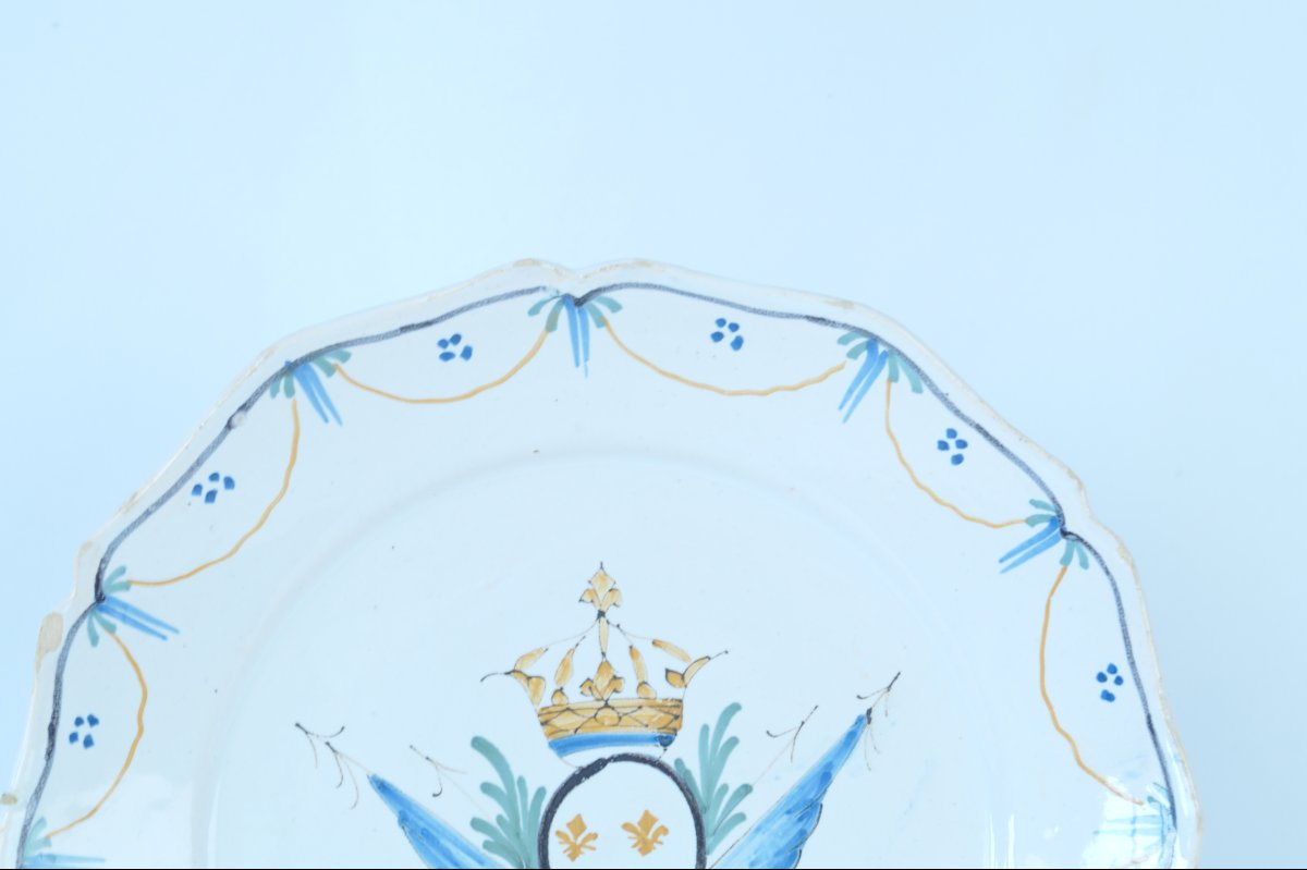 Assiette en faïence pré-révolutionnaire - Nevers - XVIIIe siècle-photo-1