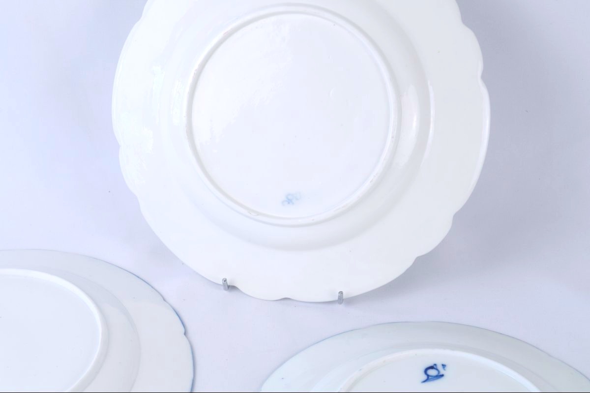 Three Chantilly Porcelain Plates—18th Century-photo-2