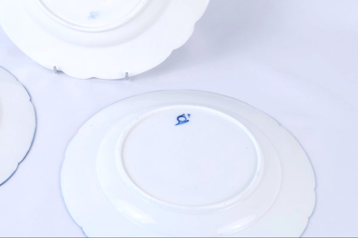 Three Chantilly Porcelain Plates—18th Century-photo-3