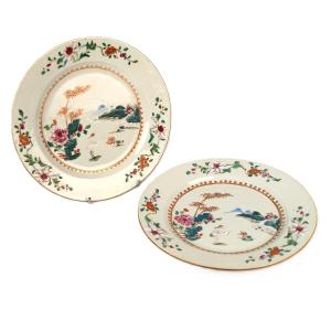 Paire d'assiettes en porcelaine de Chine à décor aux grues, époque XVIIIe