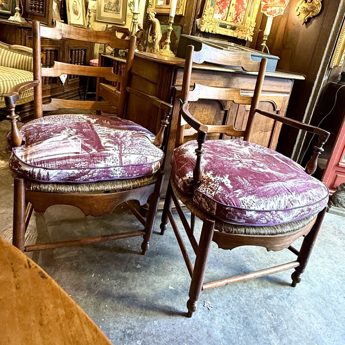 Paire De Petits Fauteuils Paillés Provençaux En Cerisier 