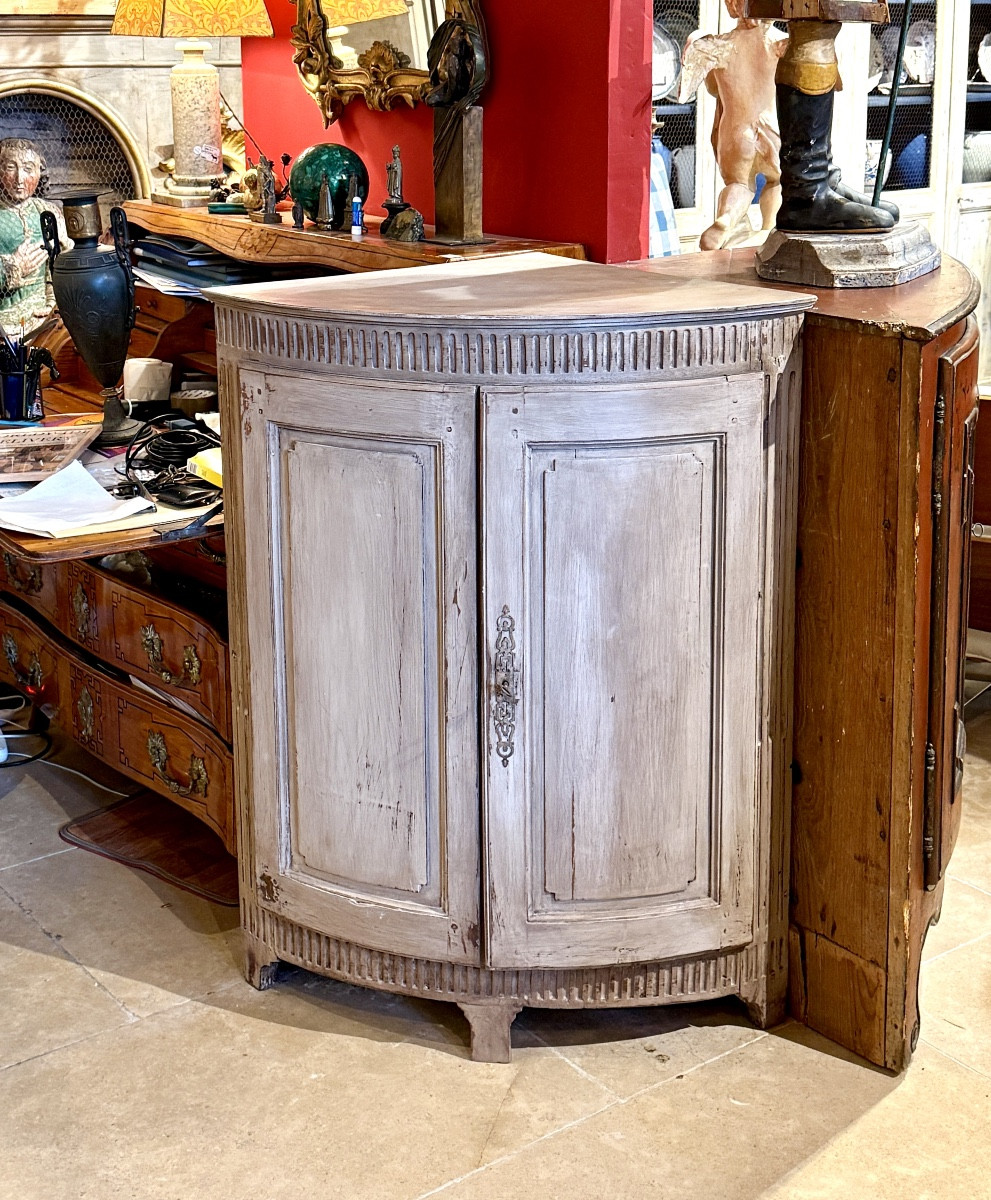 Louis XVI Corner Cabinet In Carved And Painted Wood – 18th Century