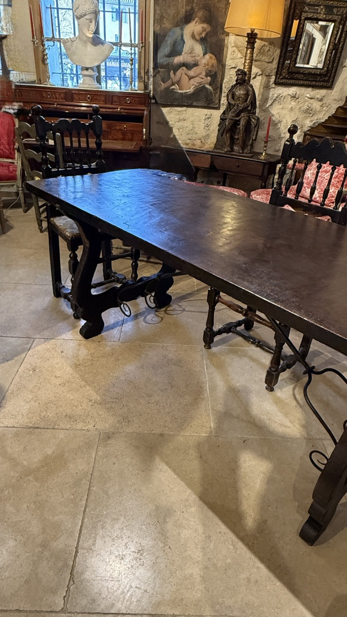 Oak  Table With Shaped Legs And Wrought Iron Stretcher, 17th Century-photo-1