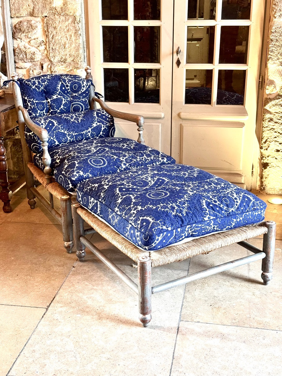 Chaise longue paillée et peinte d’époque XVIIIᵉ siècle, Provence – avec tabouret -photo-3
