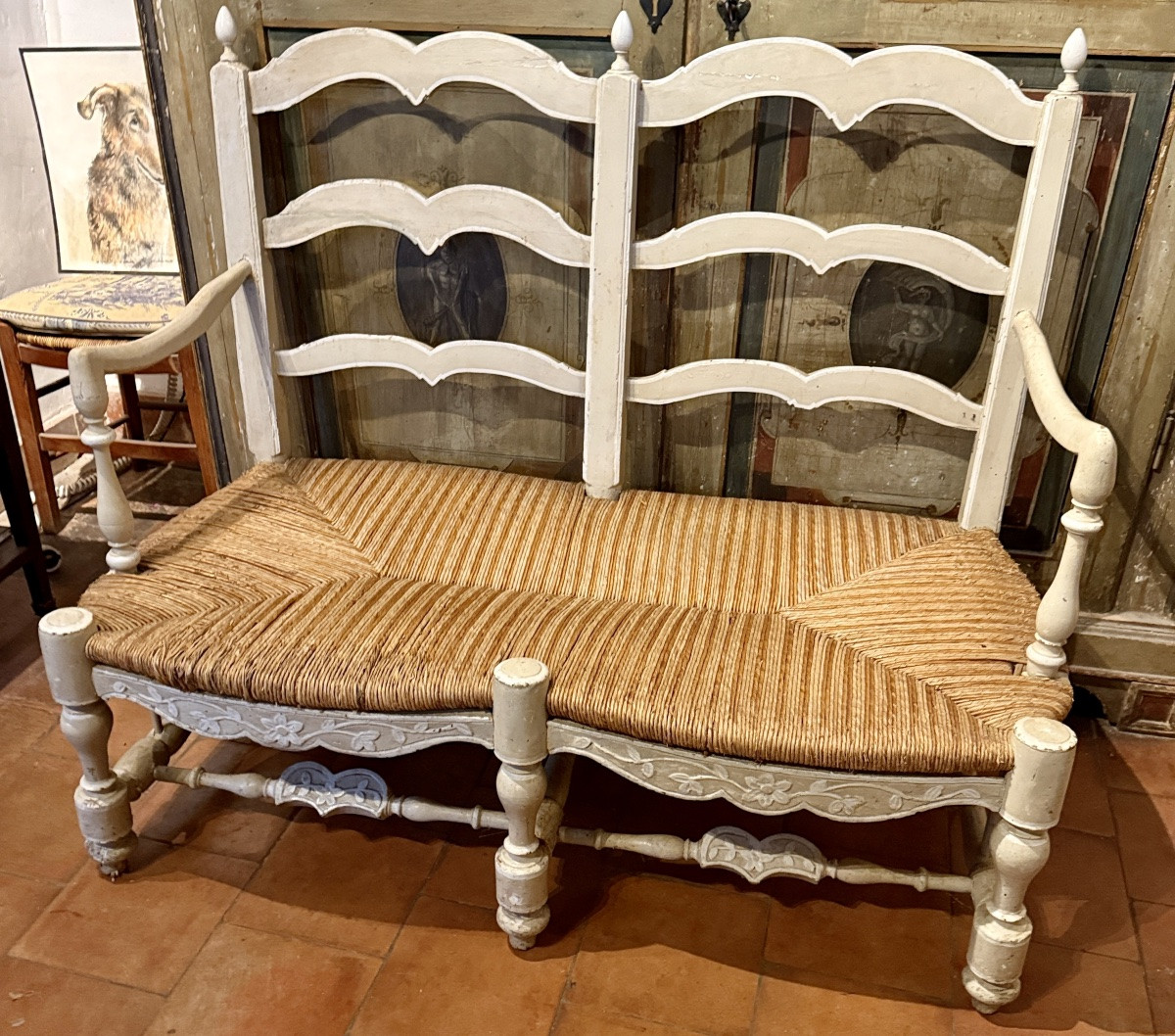 Rare 18th-century Provençal Straw Bench – Known As A “radassier” – With Straw And Gold Paint-photo-2