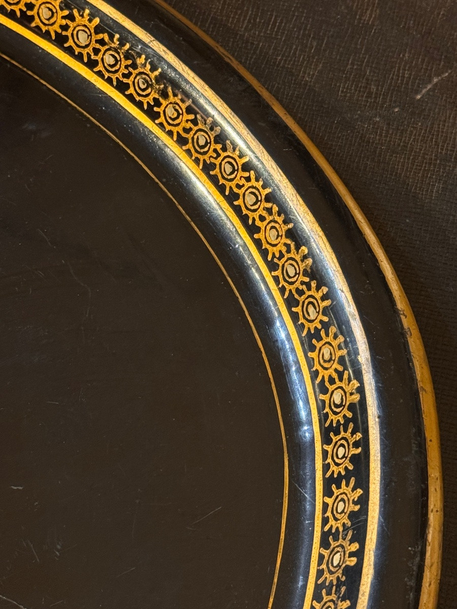 Oval Tray In Black And Gold Lacquered Metal, Decorated With A Chromolithographed Landscape-photo-2