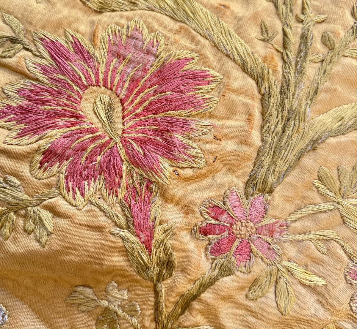 Panneau brodé en soie et velours de soie, XIXᵉ siècle-photo-3