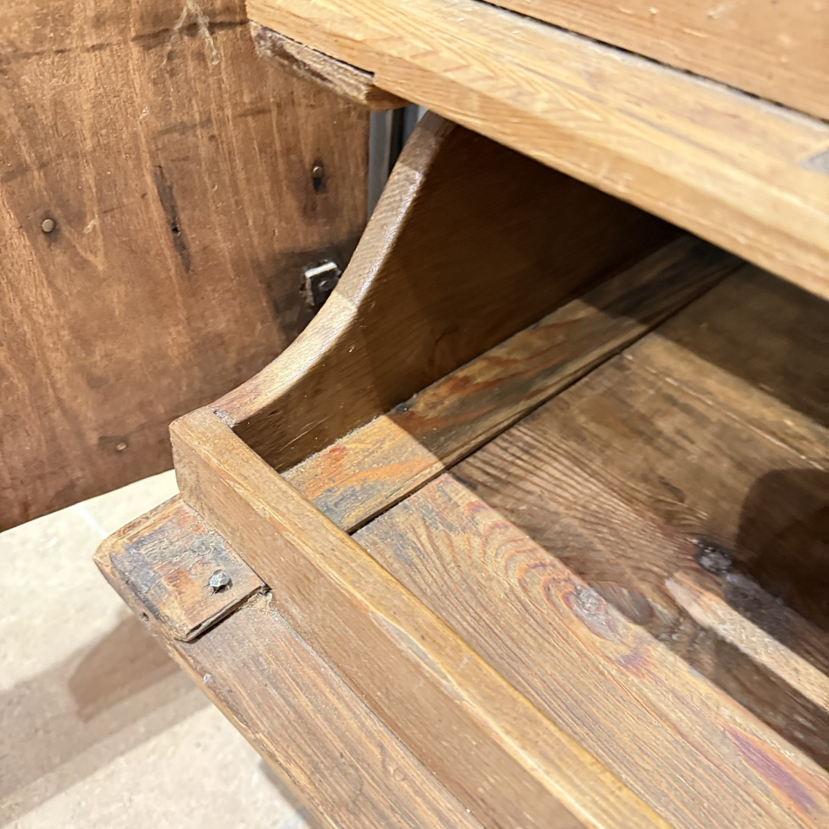 18th-century Painted Wooden Serpentine Commode – Formerly Converted Into A Cabinet With Doors-photo-4