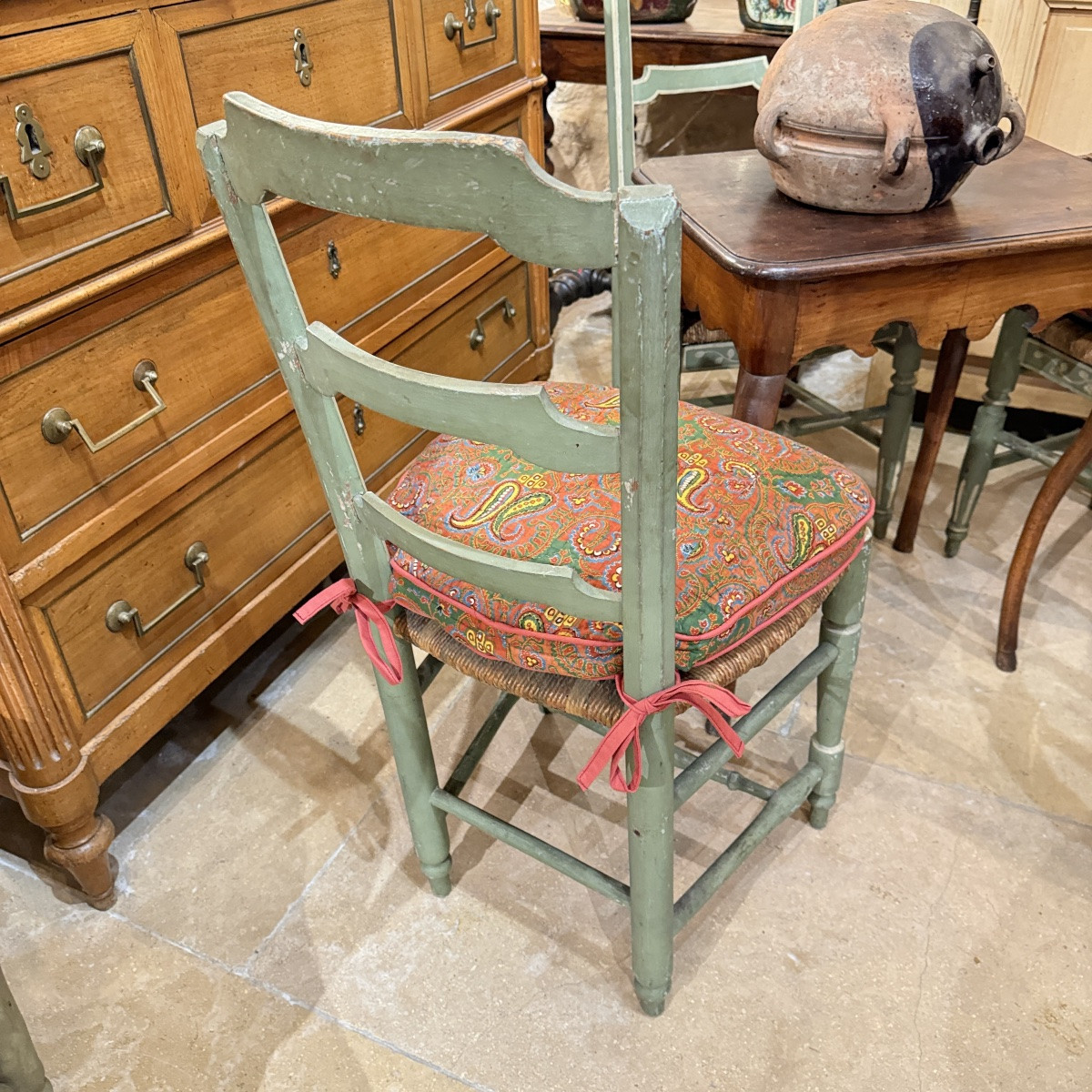 Suite de trois chaises provençales paillées – XVIIIe -photo-5