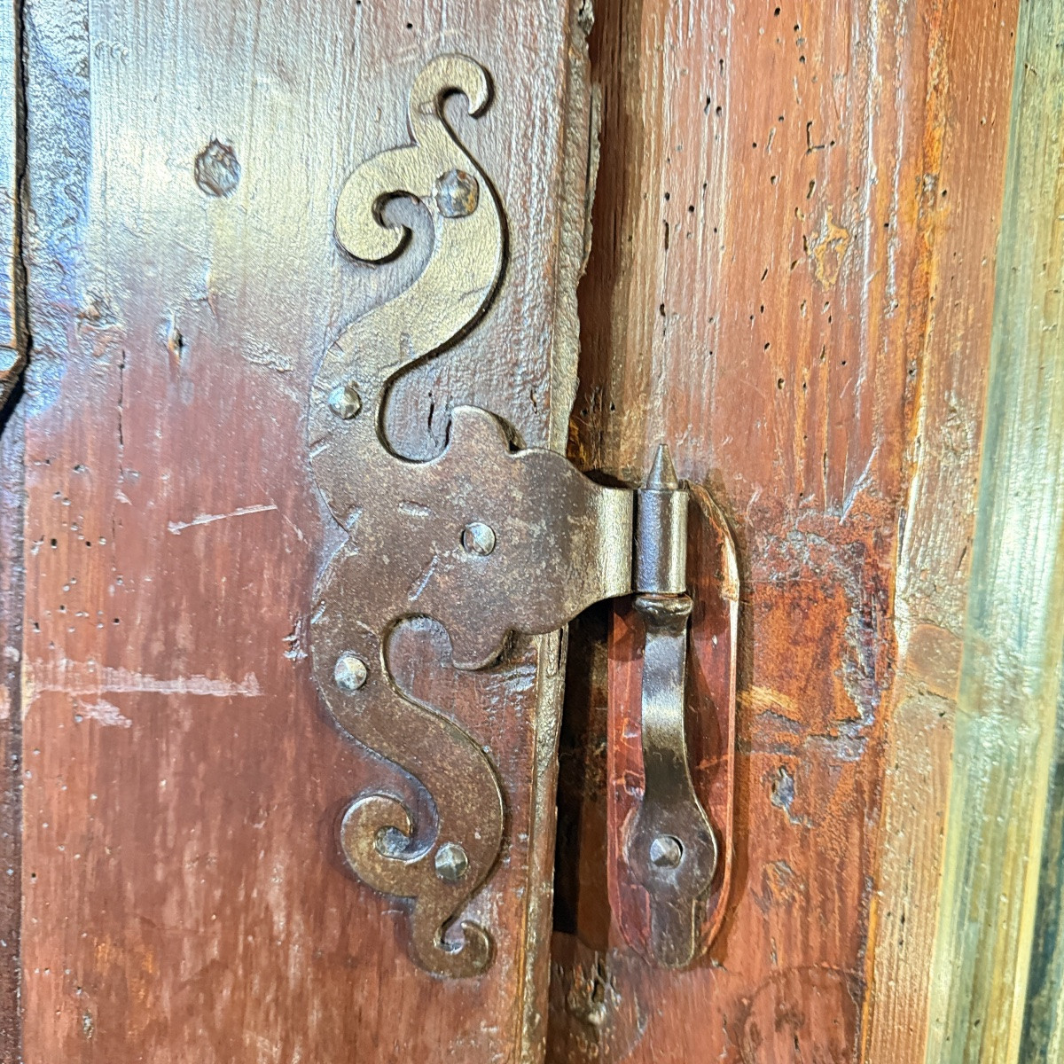Armoire alsacienne du XIXe siècle – Peinture d’origine et ferronneries d’époque-photo-7