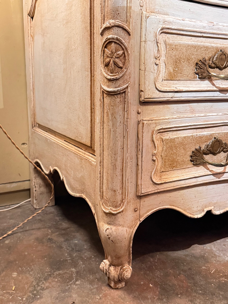 Commode provençale galbée à ressaut central, XVIIIe siècle, décor sculpté-photo-2