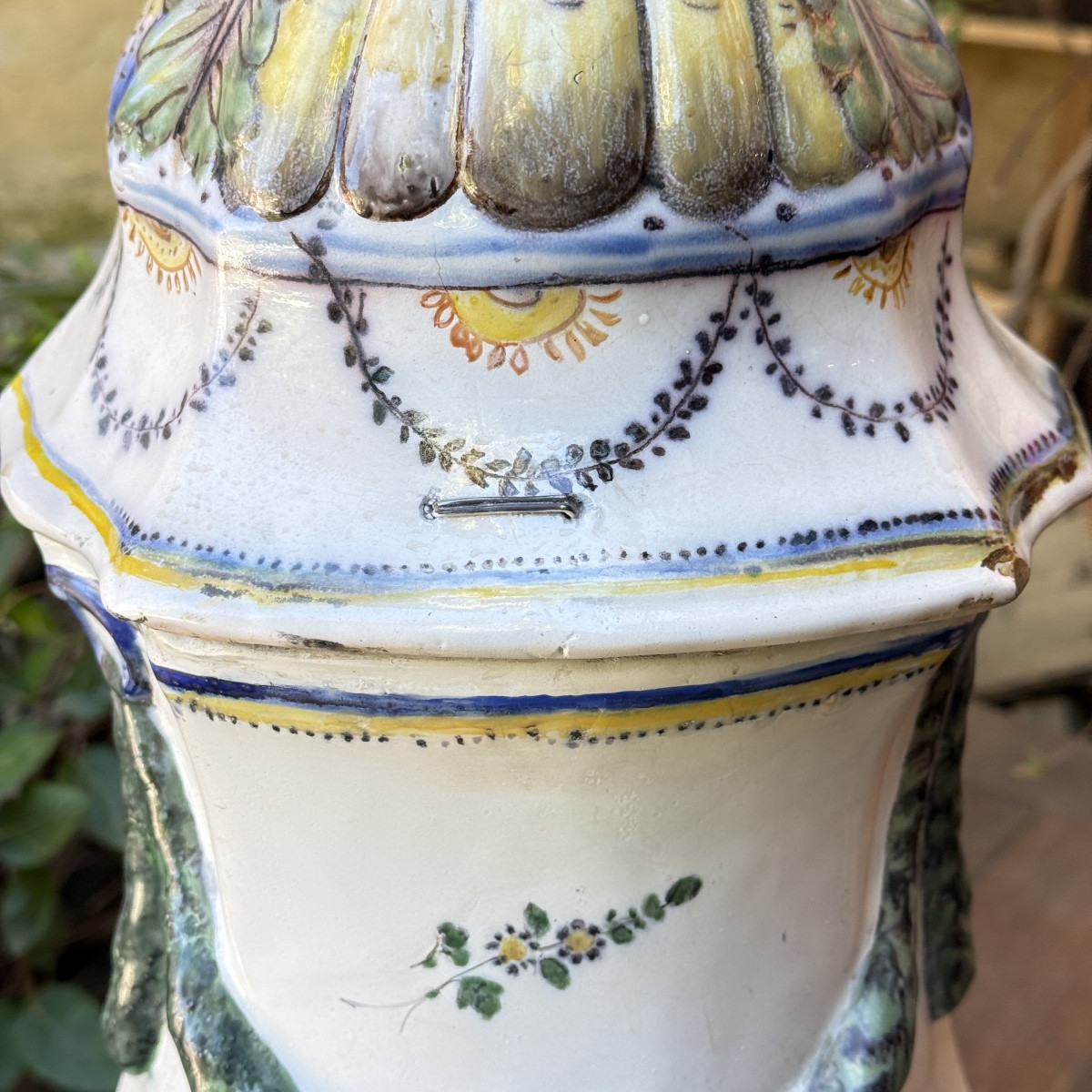 Fontaine murale en faïence polychrome, décor rocaille au mascaron – XVIIIe siècle-photo-4