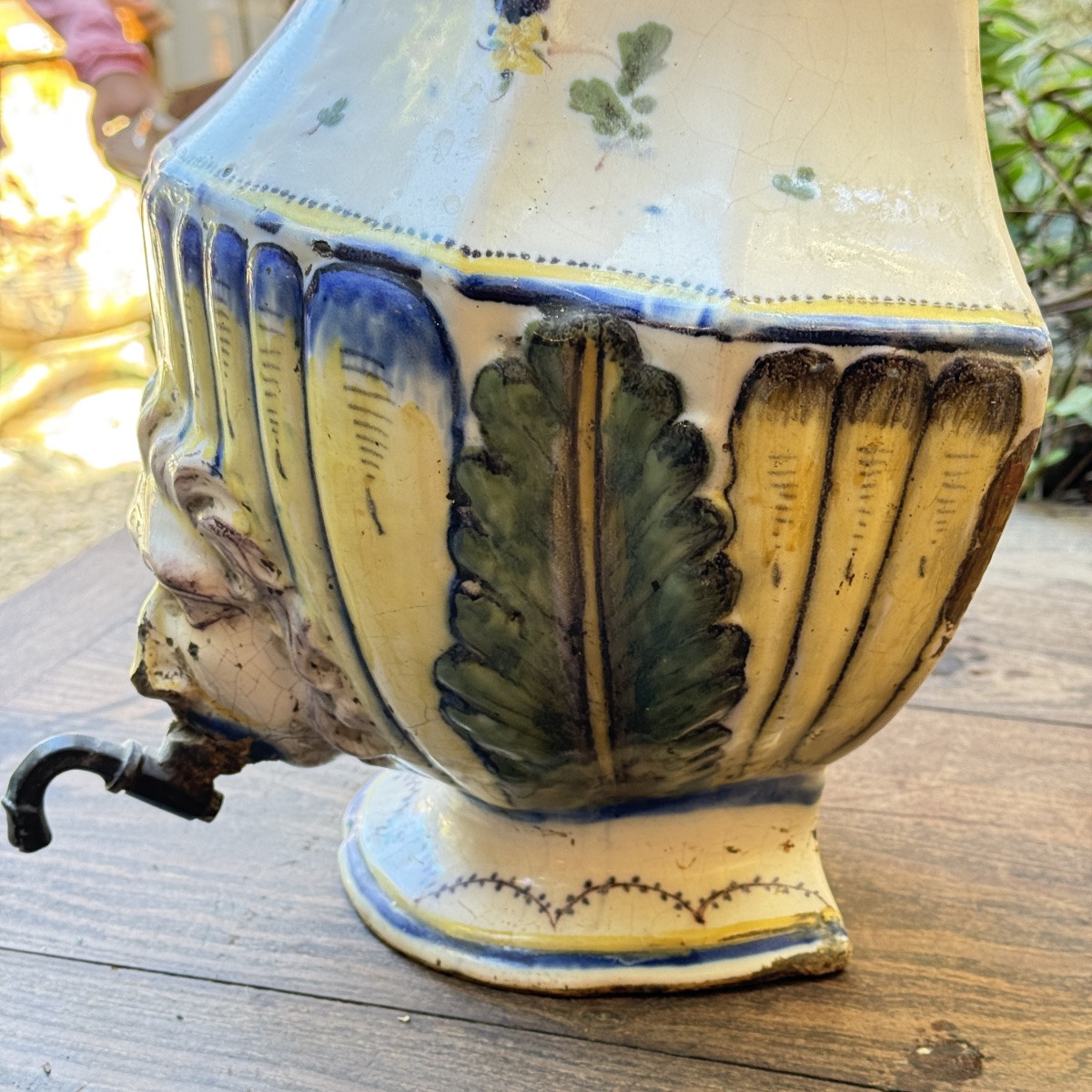 Fontaine murale en faïence polychrome, décor rocaille au mascaron – XVIIIe siècle-photo-3