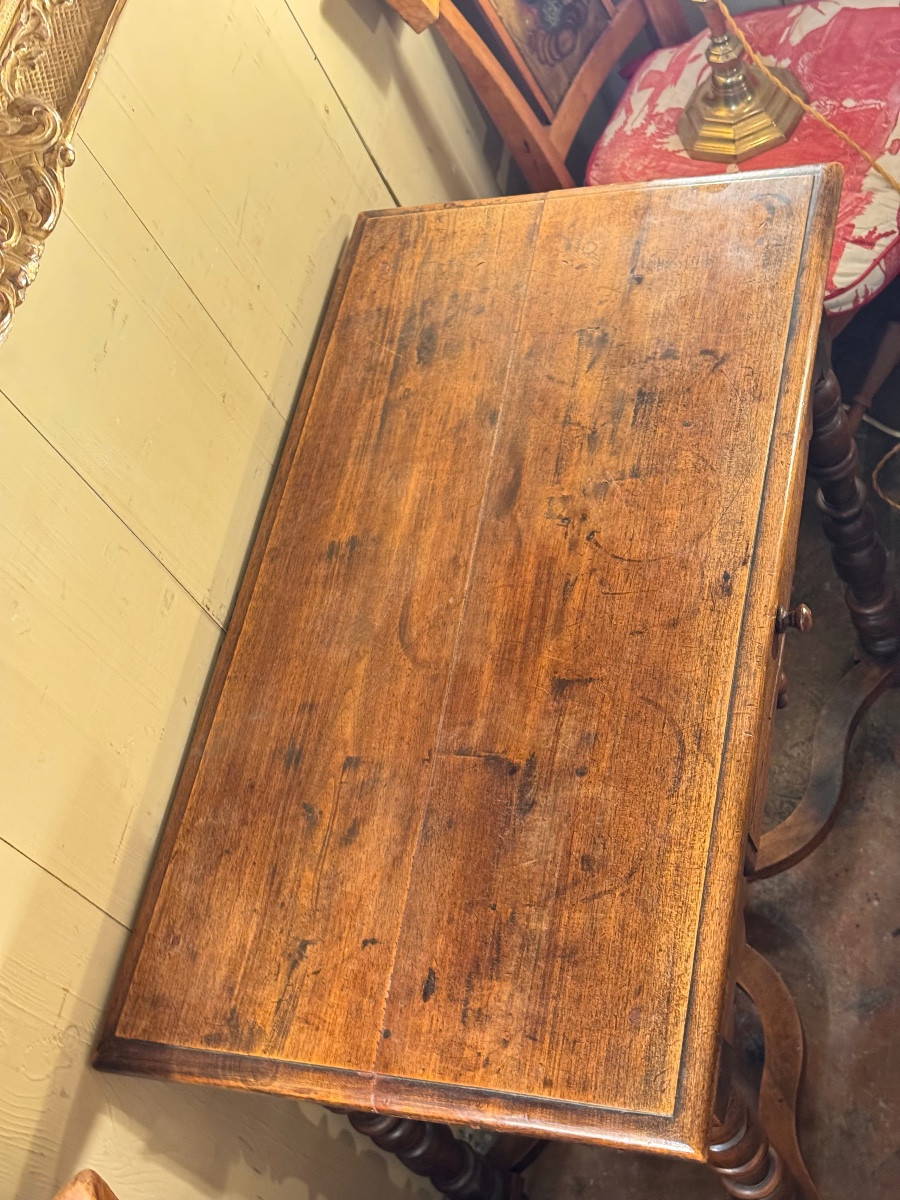 17th-century Walnut Table, Turned Base And Stretcher-photo-3