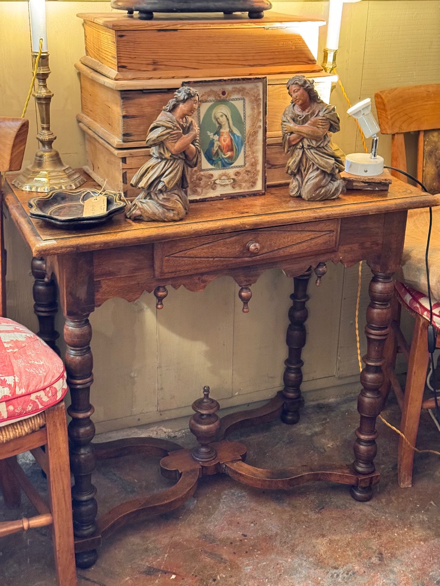 17th-century Walnut Table, Turned Base And Stretcher-photo-8