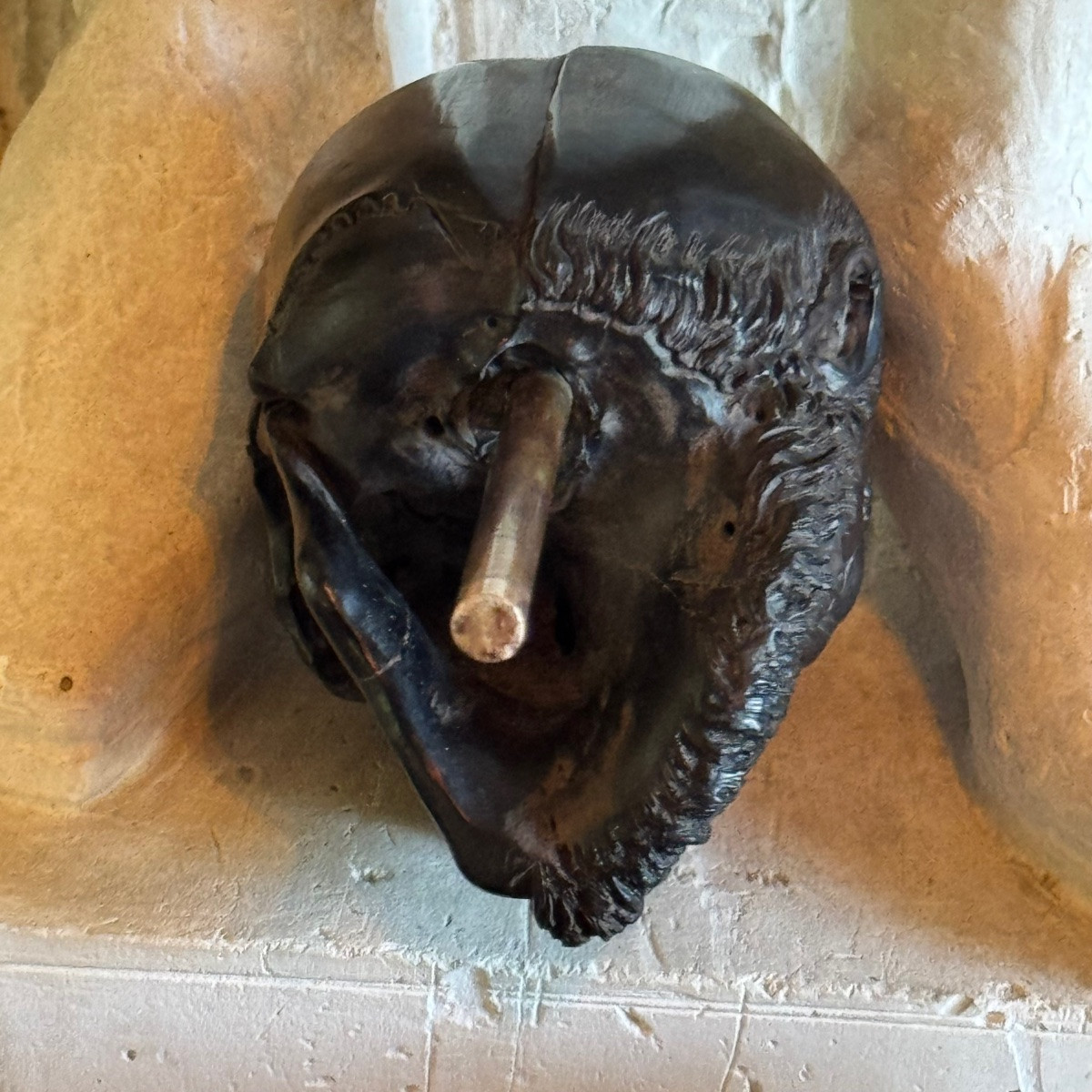 16th Century Ebony Vanity-photo-5