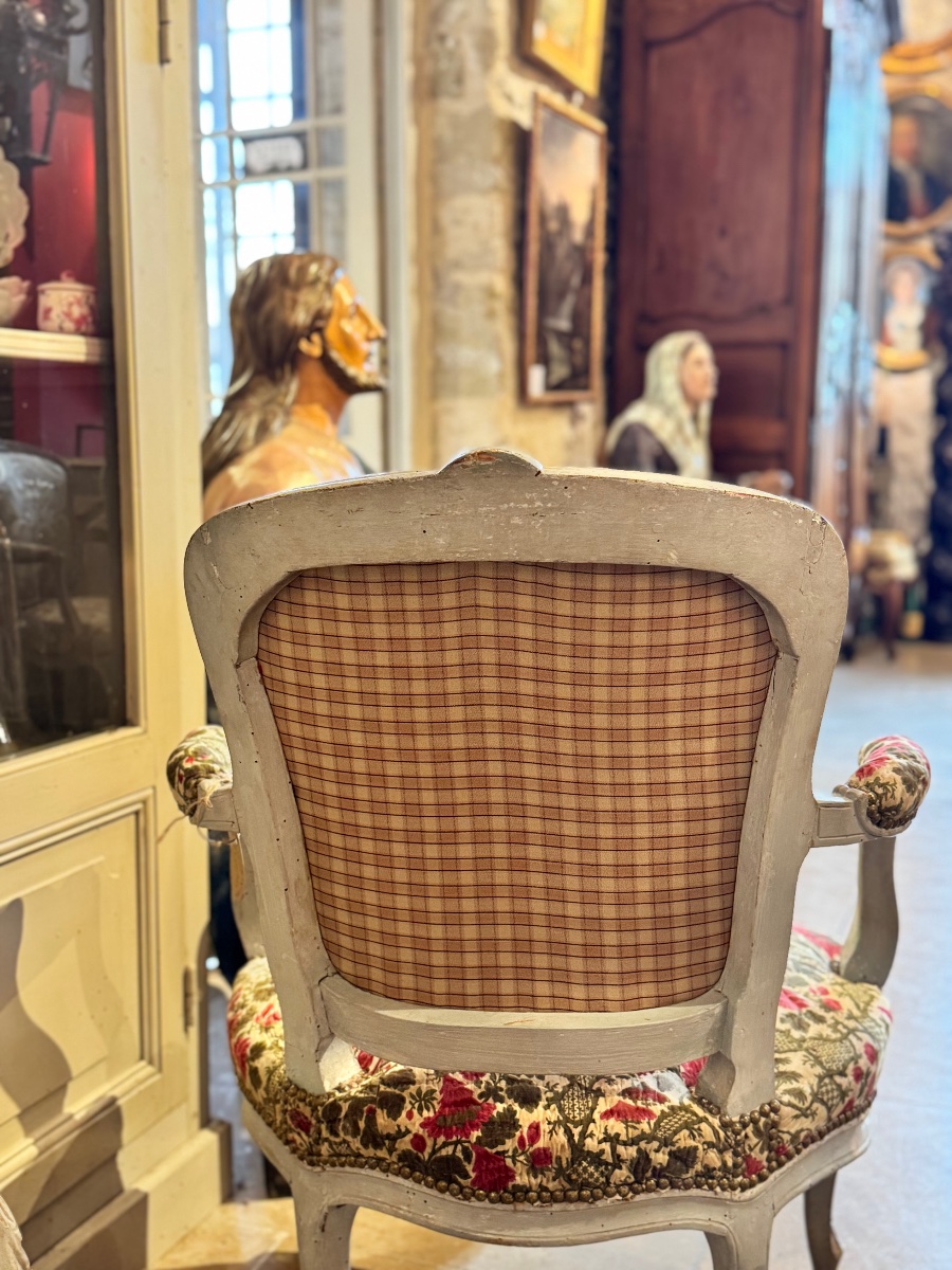 Suite Of Three Louis XV Cabriolet Armchairs-photo-6