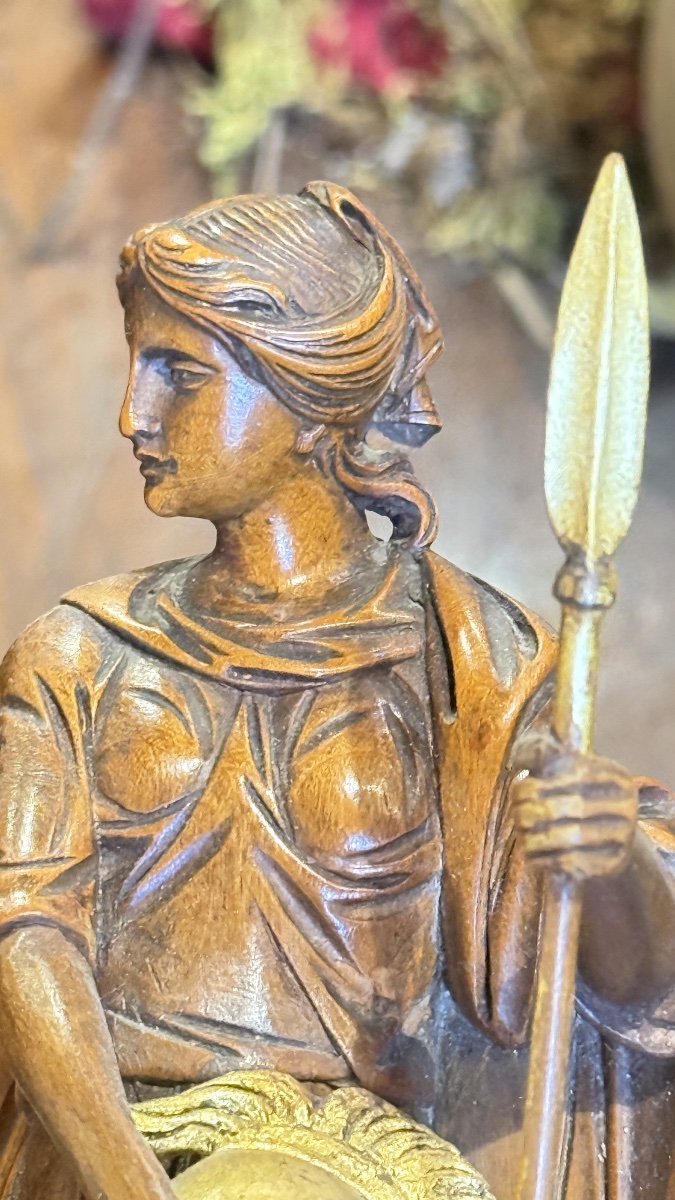 Paire de statuettes allégoriques néoclassiques en bois sculpté et doré – Italie, fin XVIIIe siè-photo-2