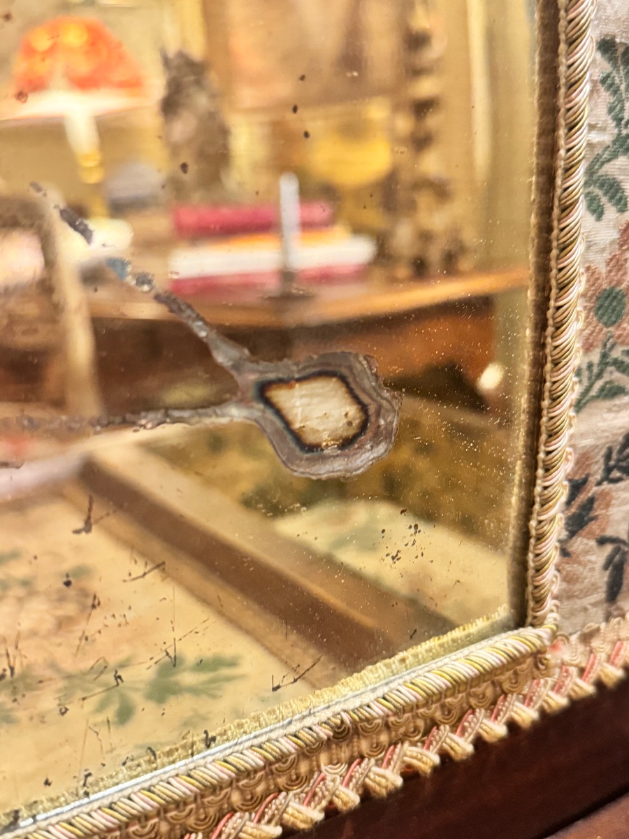 Coiffeuse Louis XV d’époque XVIIIe siècle, intérieur garni d’un tissu XVIIIe-photo-6