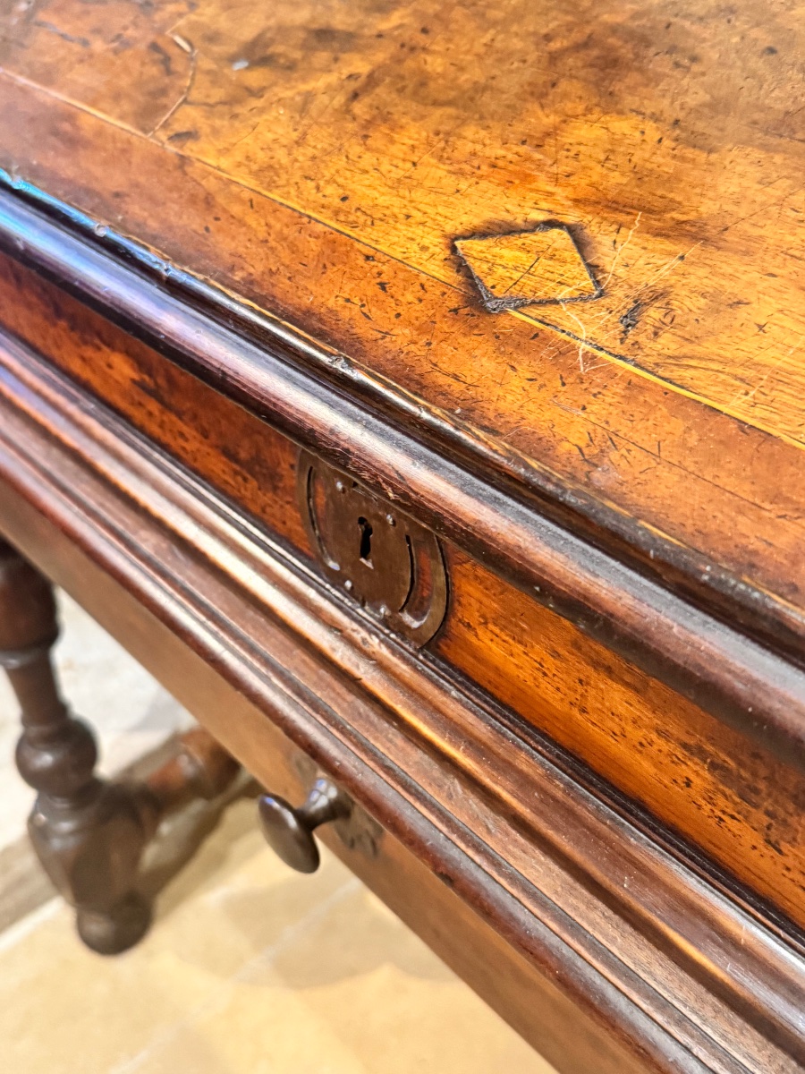  bureau de pente de voyage en noyer, époque Louis XIII – XVIIe siècle-photo-7