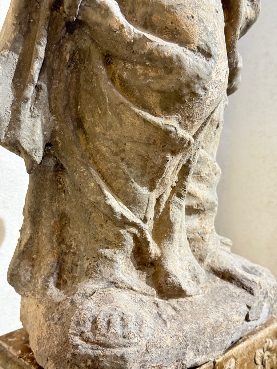 Vierge à l’Enfant en pierre calcaire – Sculpture d’oratoire – XVIIIᵉ siècle-photo-4