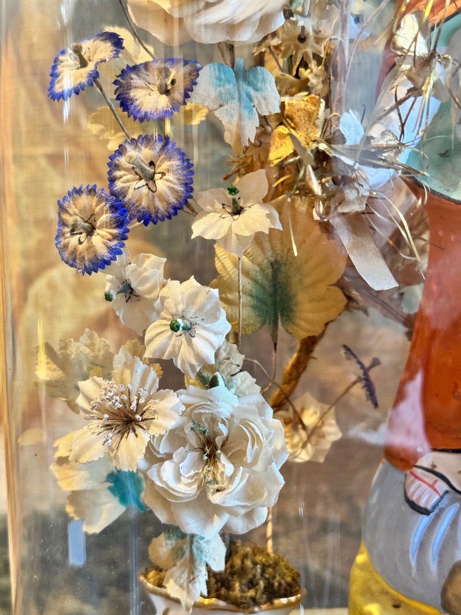 Vierge à l’Enfant sous globe de verre, décor de fleurs  – Santibelli provençal, XIXᵉ s-photo-3