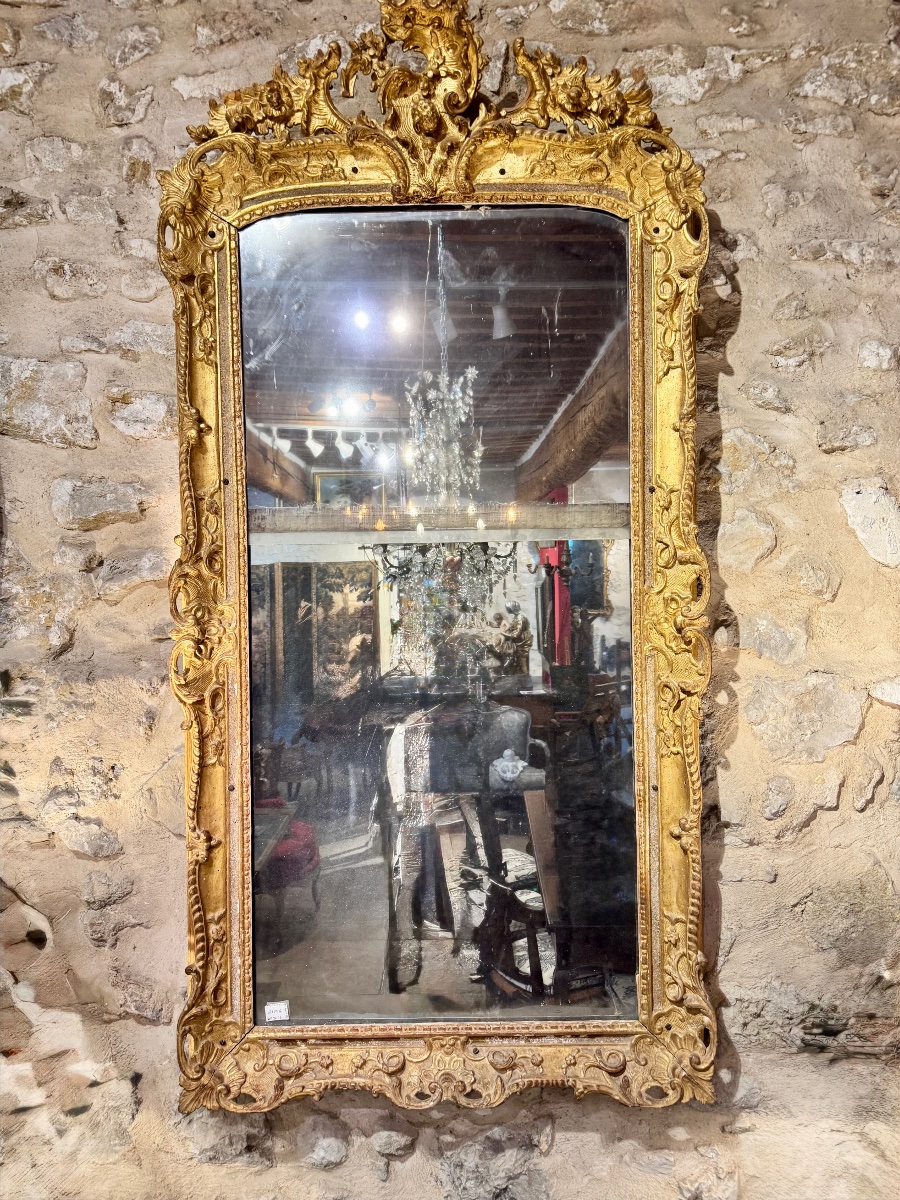 Large Carved And Gilded Wooden Mirror With Rocaille Decoration – 18th Century