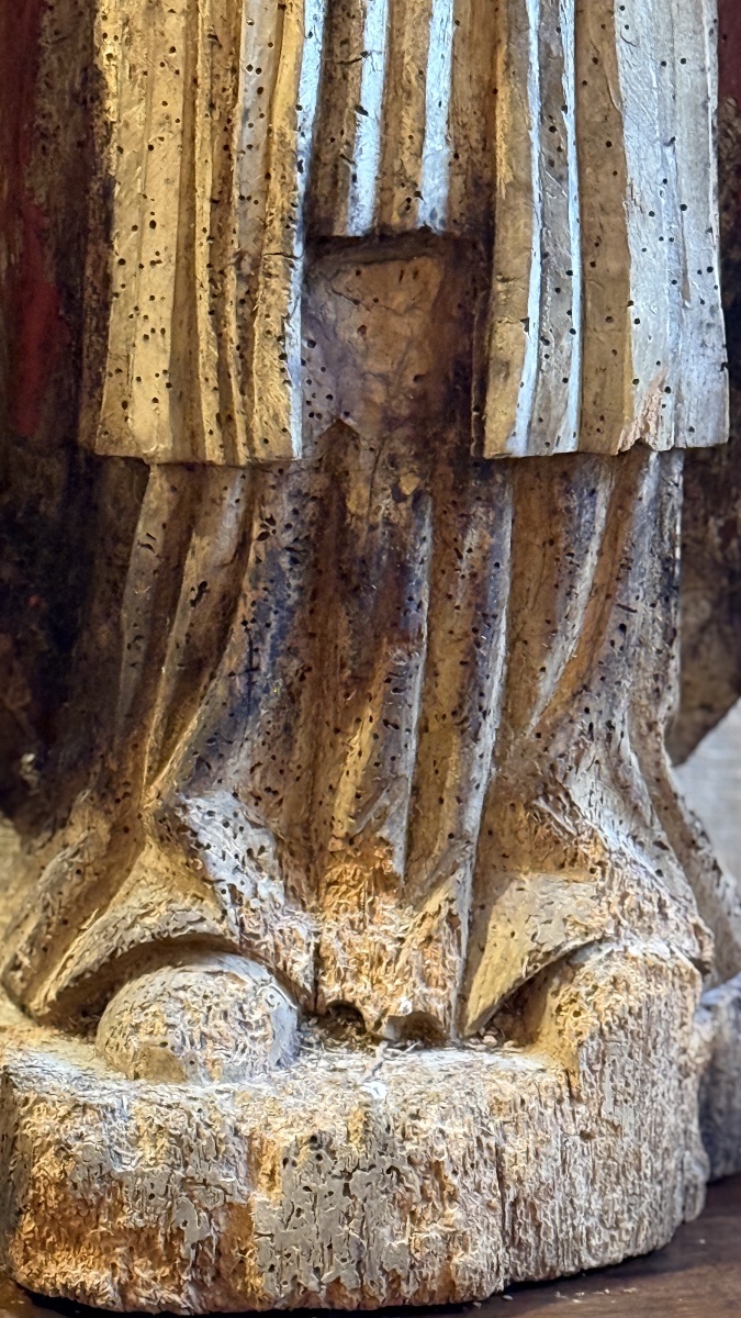 Saint évêque en bois sculpté, restes de polychromie – XVIIe siècle –-photo-3