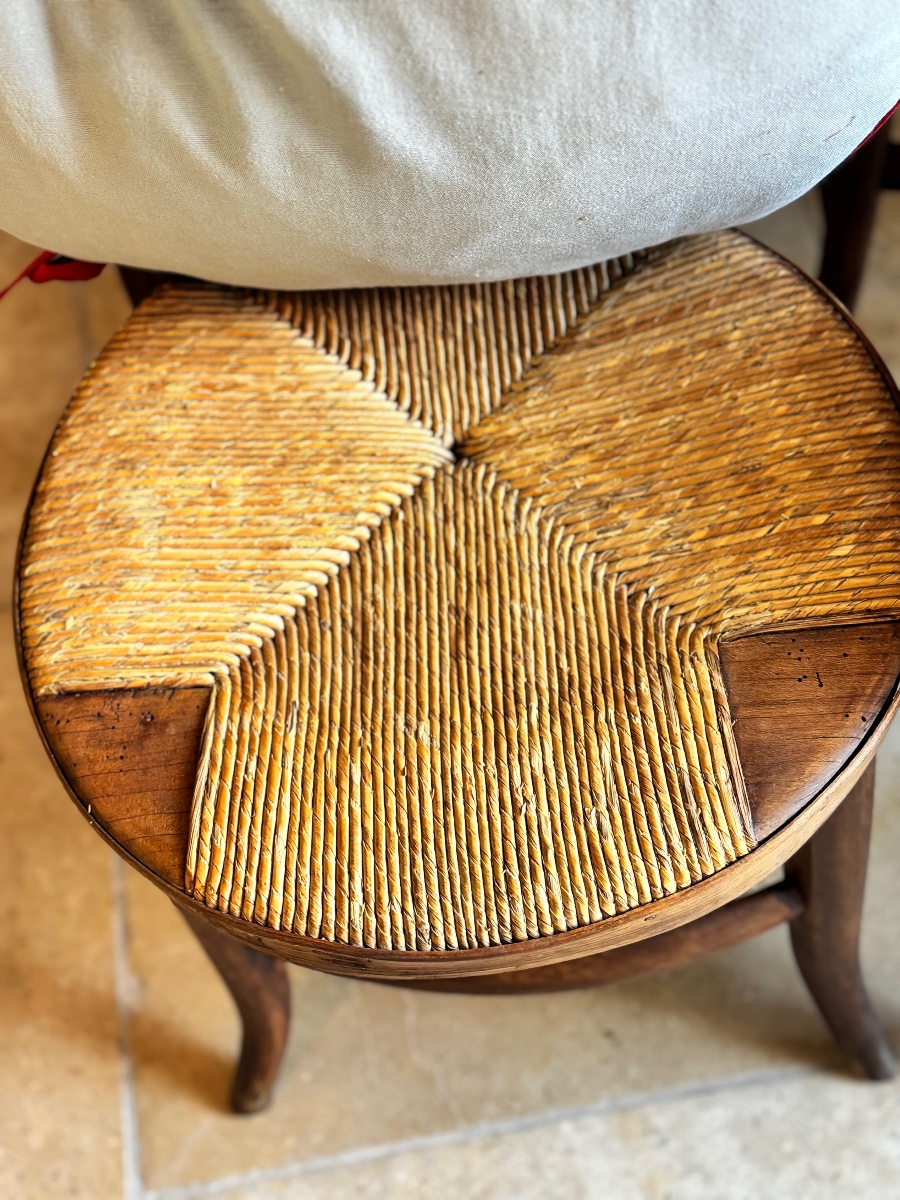 Set Of Four Period Restoration-era Walnut Chairs With Circular Seats – Early 19th Century-photo-2