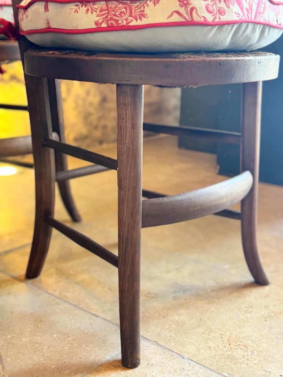 Set Of Four Period Restoration-era Walnut Chairs With Circular Seats – Early 19th Century-photo-2