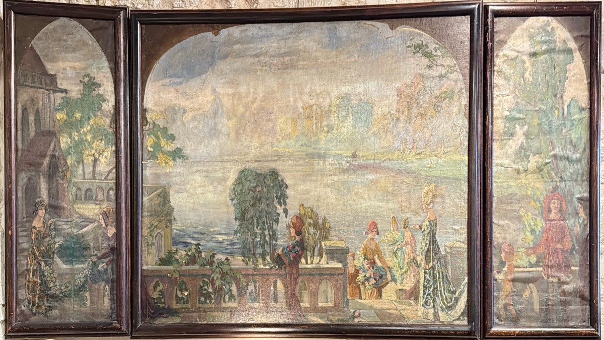 Grand triptyque peint – Scène médiévale dans un paysage lacustre – XIXe siècle