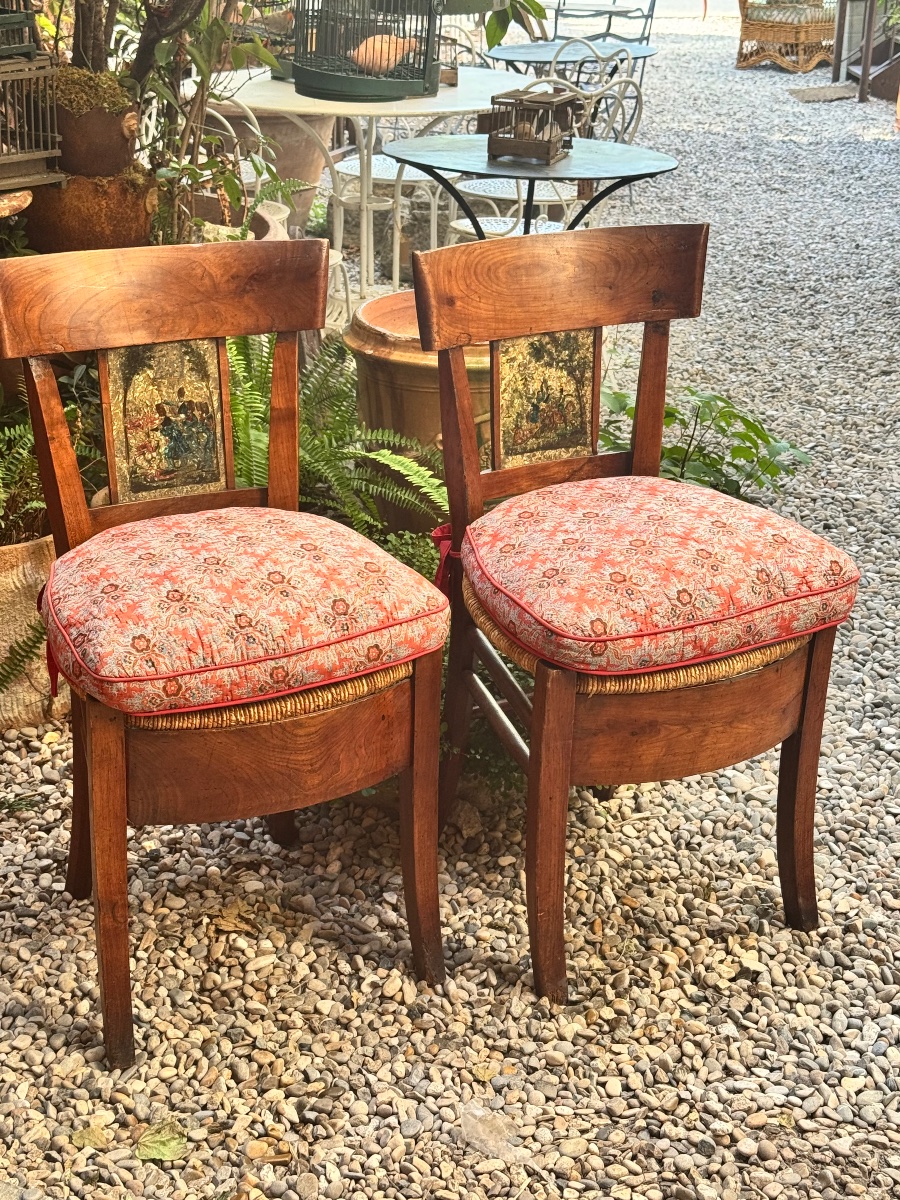 Paire de chaises paillées d’époque Directoire, fin du XVIIIe – début du XIXe, en bois fruitier