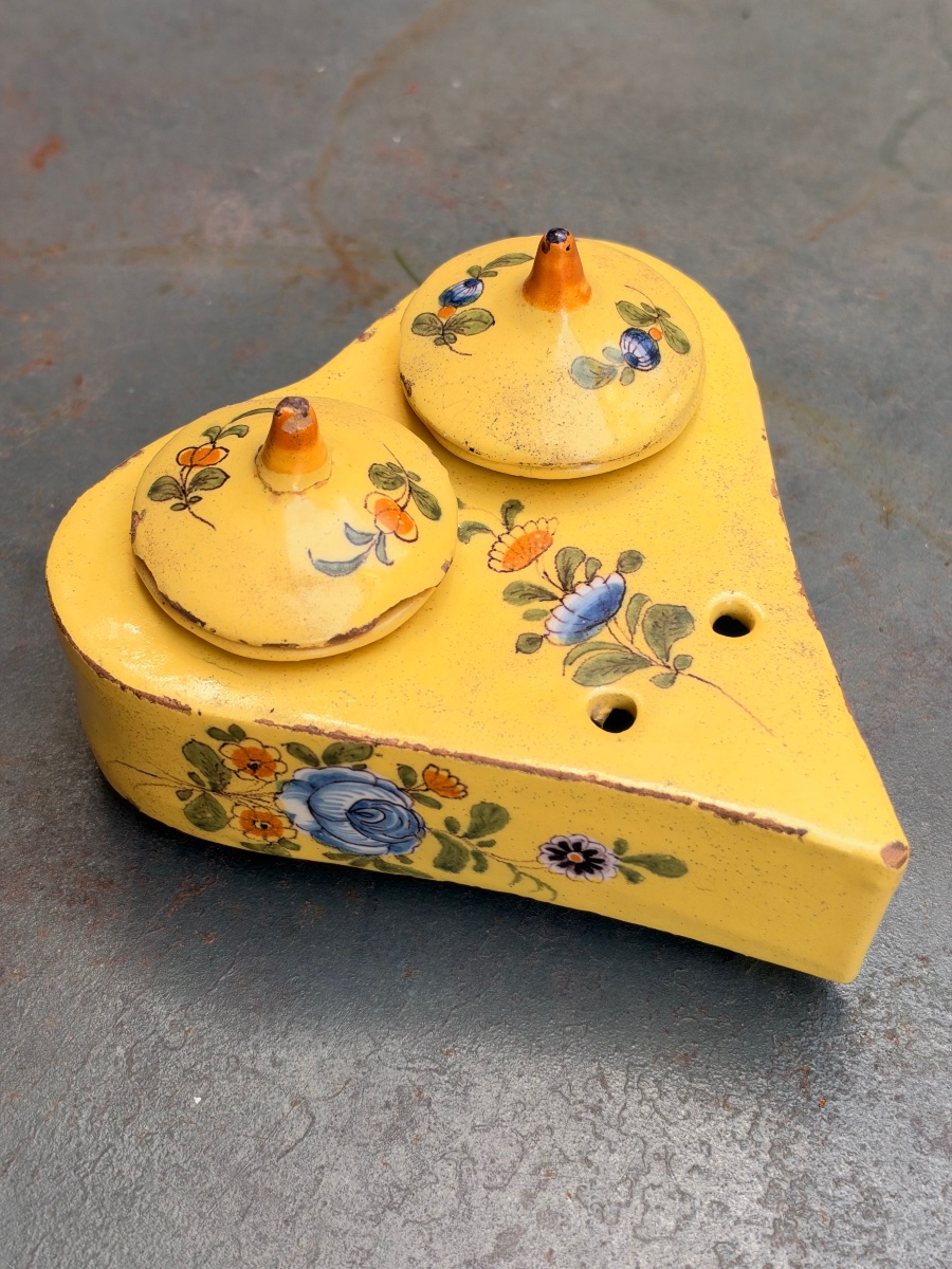 Heart-shaped Montpellier Earthenware Inkwell – 18th Century-photo-3