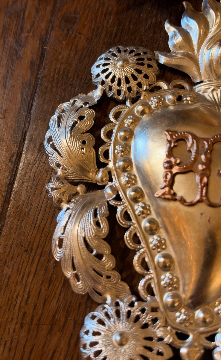 Ex-voto italien du XIXe siècle en métal argenté – Sacré-Cœur à décor ajouré-photo-1