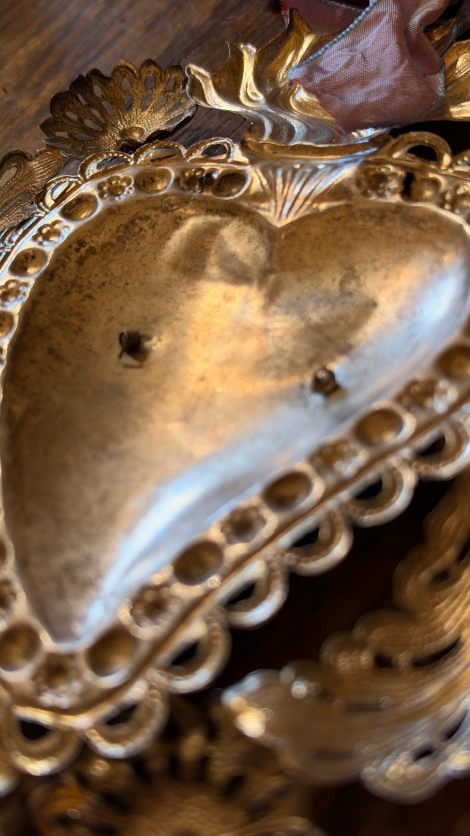 Ex-voto italien du XIXe siècle en métal argenté – Sacré-Cœur à décor ajouré-photo-3