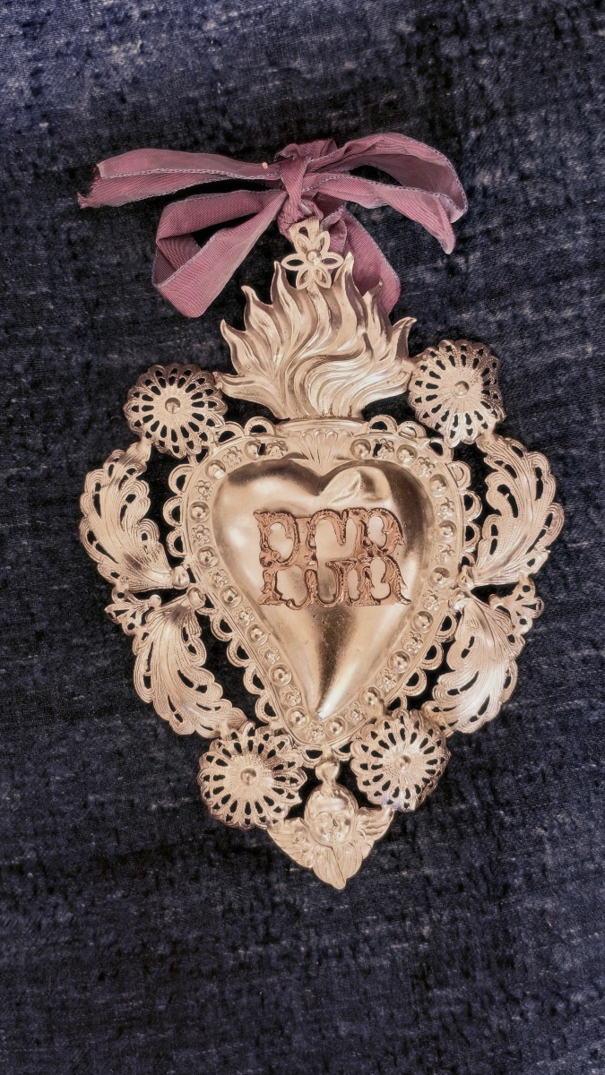 Ex-voto italien du XIXe siècle en métal argenté – Sacré-Cœur à décor ajouré-photo-5