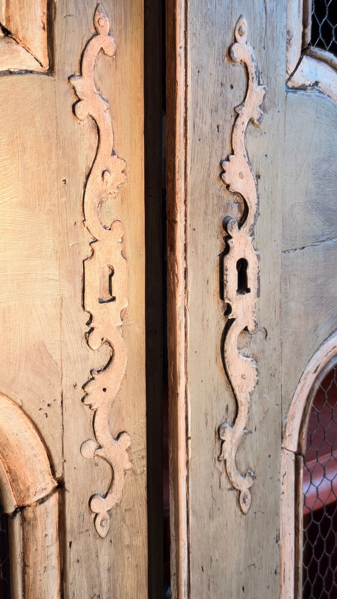 Large, Curved, Open-shelf Bookcase Made Of Painted Wood – 18th Century  Desc-photo-4