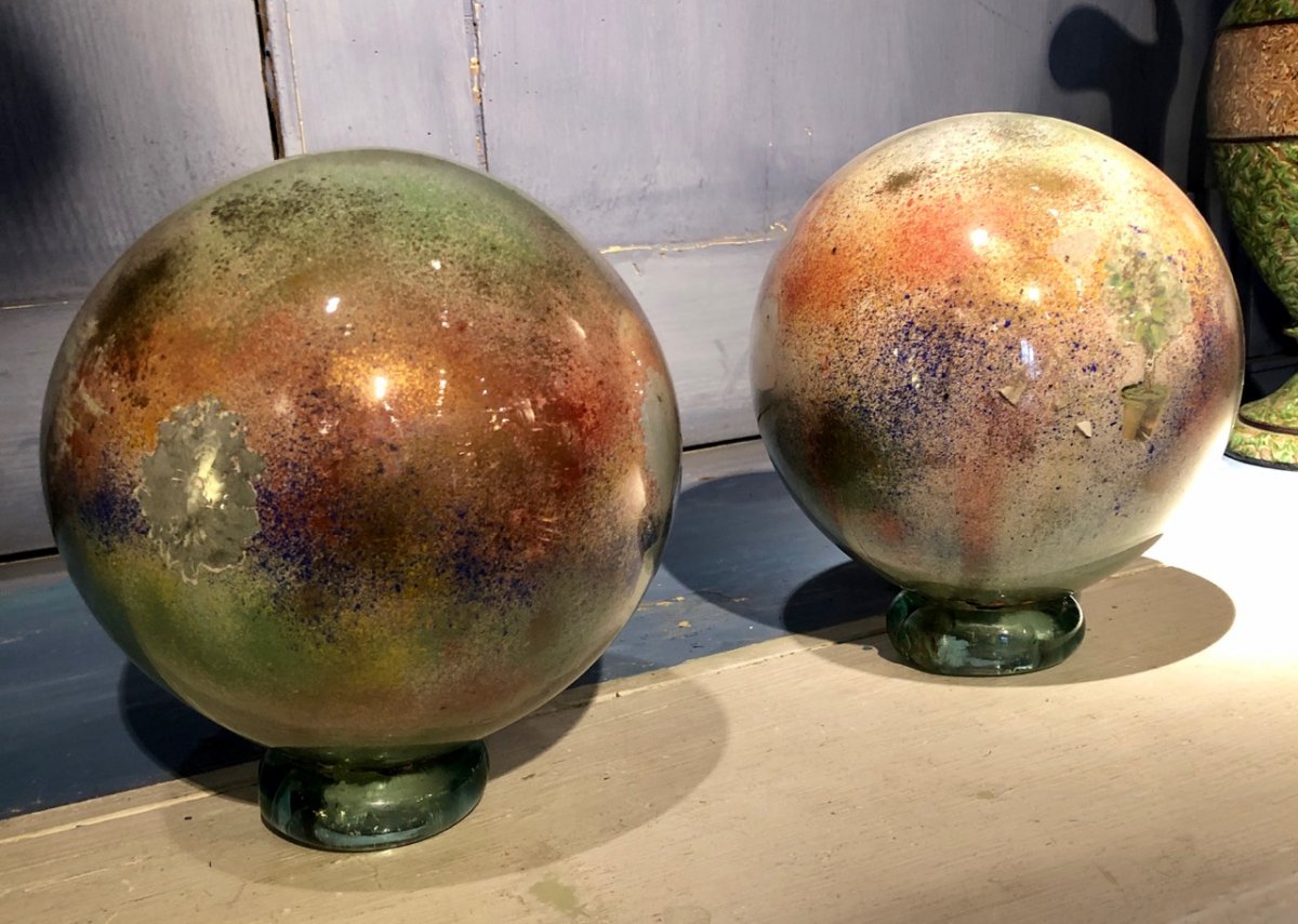 Paire De Boules à Perruque En Verre églomisé Avec Collages 19ème 